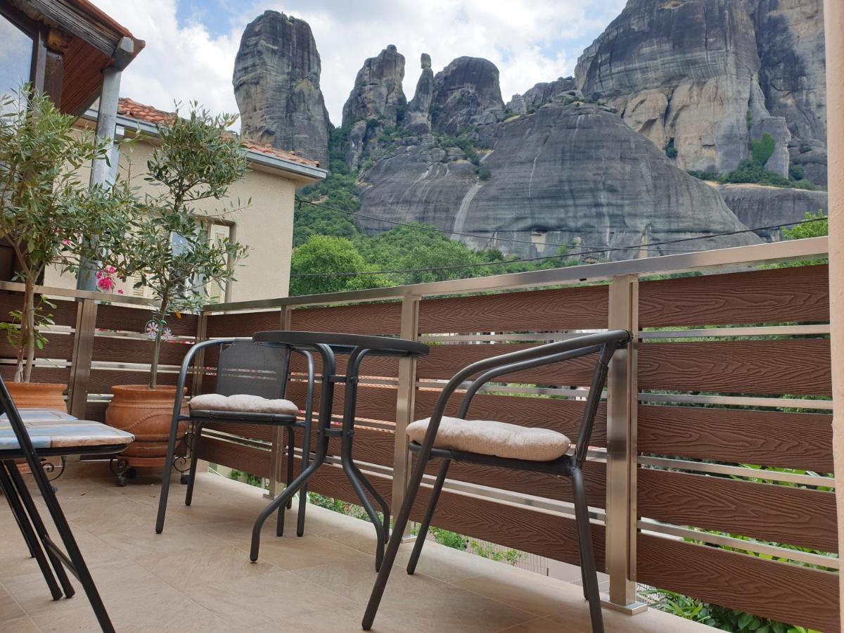 カランバカThe House Under The Rocks Of Meteora 1アパートメント エクステリア 写真